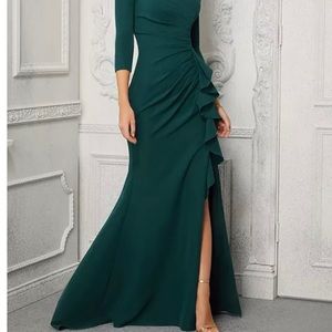 Gorgeous Emerald Green Formal Gown